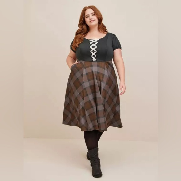torrid Dresses & Skirts - NWT Torrid Outlander Dress Plaid Lace-Up Bodice Fantasy | Size 6X / 30